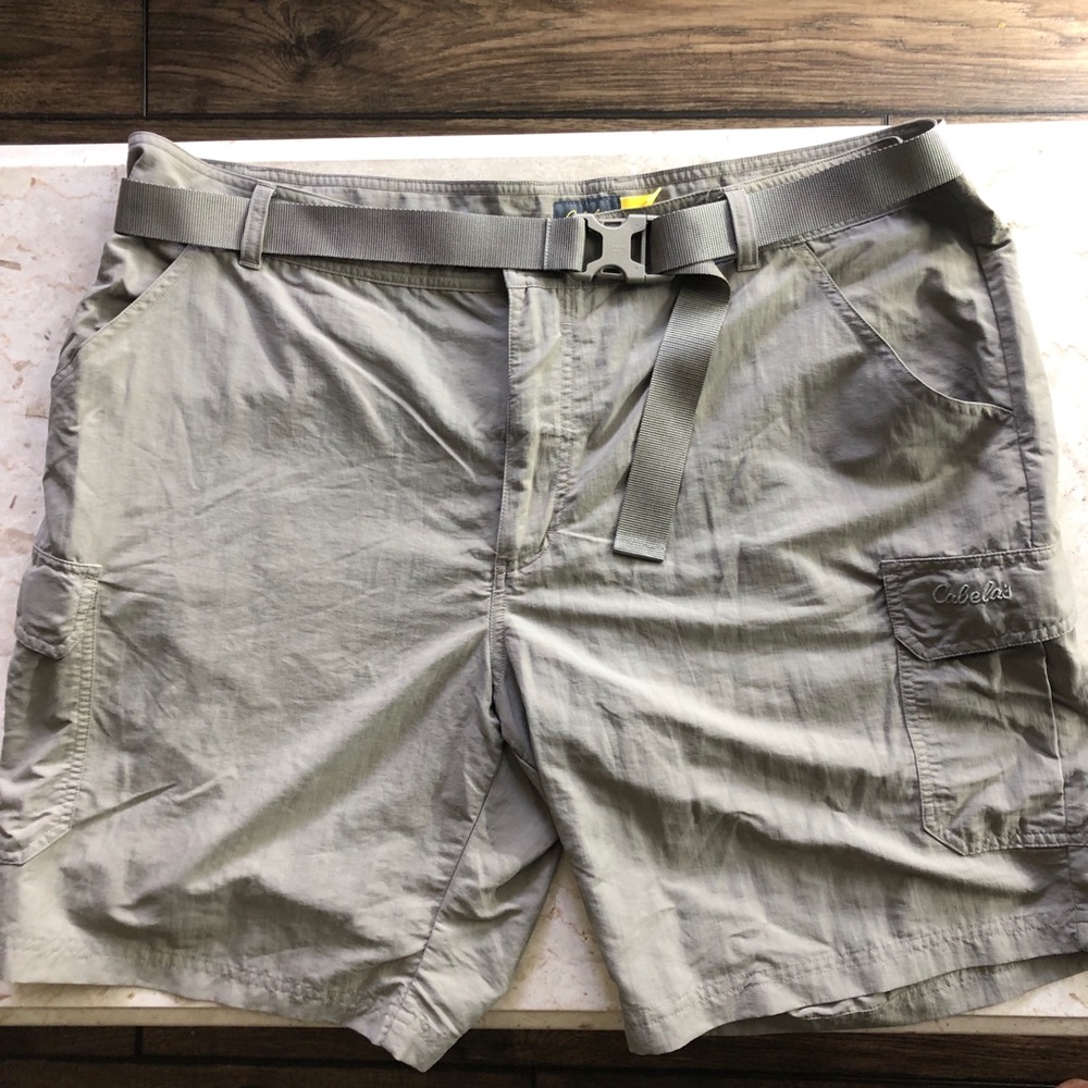 Cabela's hiking cargo shorts